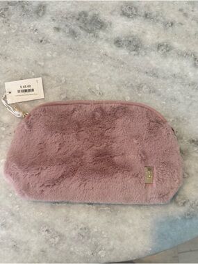 Faux Fur Dusty Pink Zip Clutch - Unbranded